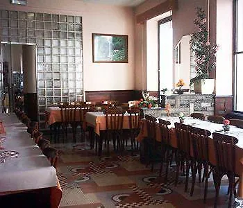 A La Croix De Malte Лурд