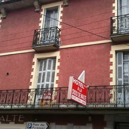 Готель A La Croix De Malte